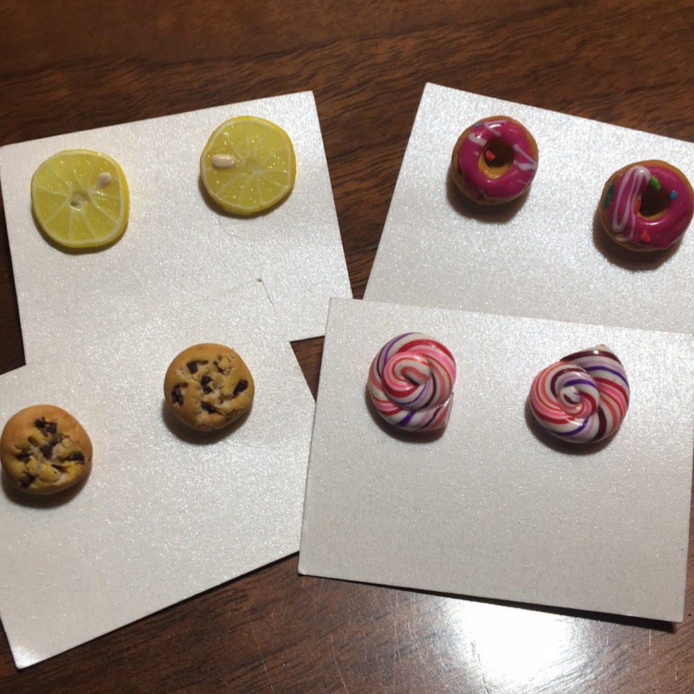 Mouth-watering lot of 4 foodie studs.